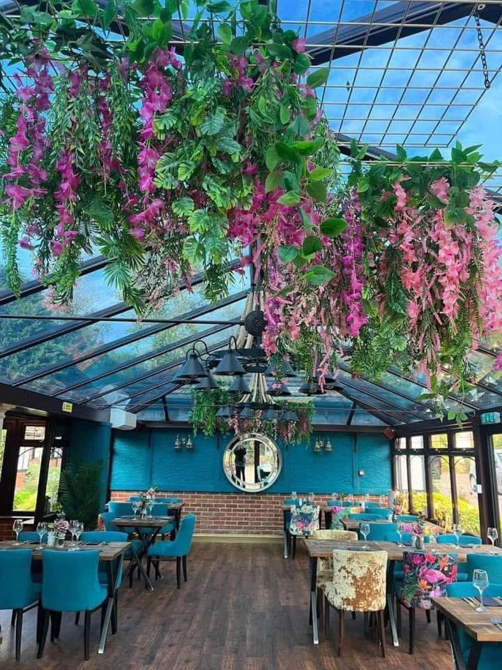 The Stanwick Hotel מראה חיצוני תמונה