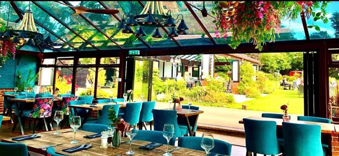 The Stanwick Hotel מראה חיצוני תמונה